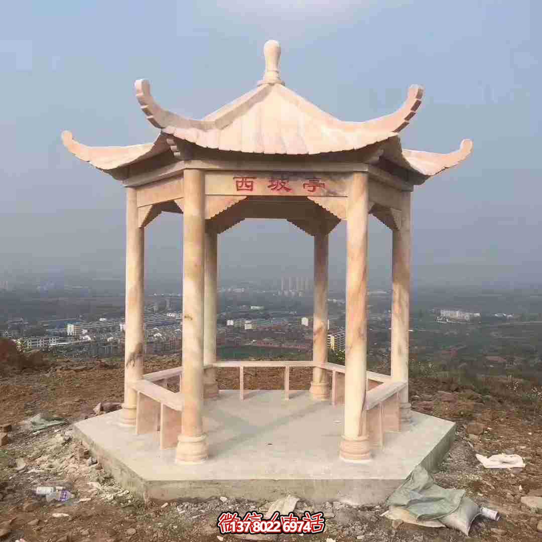西坡涼亭景觀，觀賞大型晚霞紅