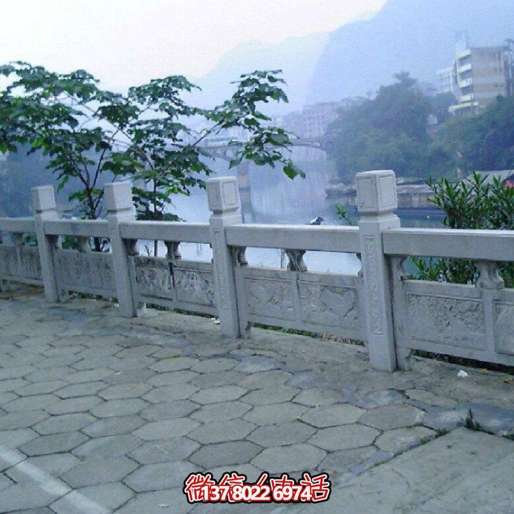 品質精良的大理石欄桿、欄板及雕塑，締造美麗景觀